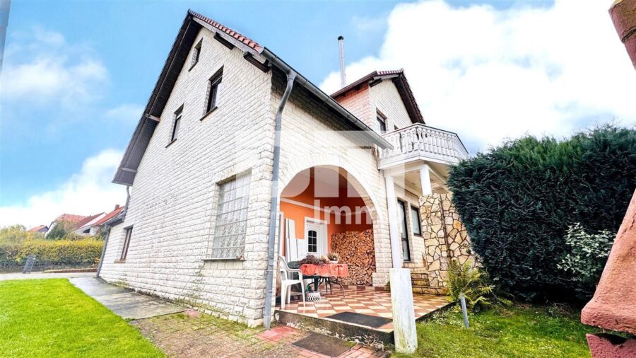 Modernisiertes Ein- bis Zweifamilienhaus mit Anbau BJ 1992 + 2. Baugrundstück - Rückansicht / Seitenansicht Anbau / Terrasse